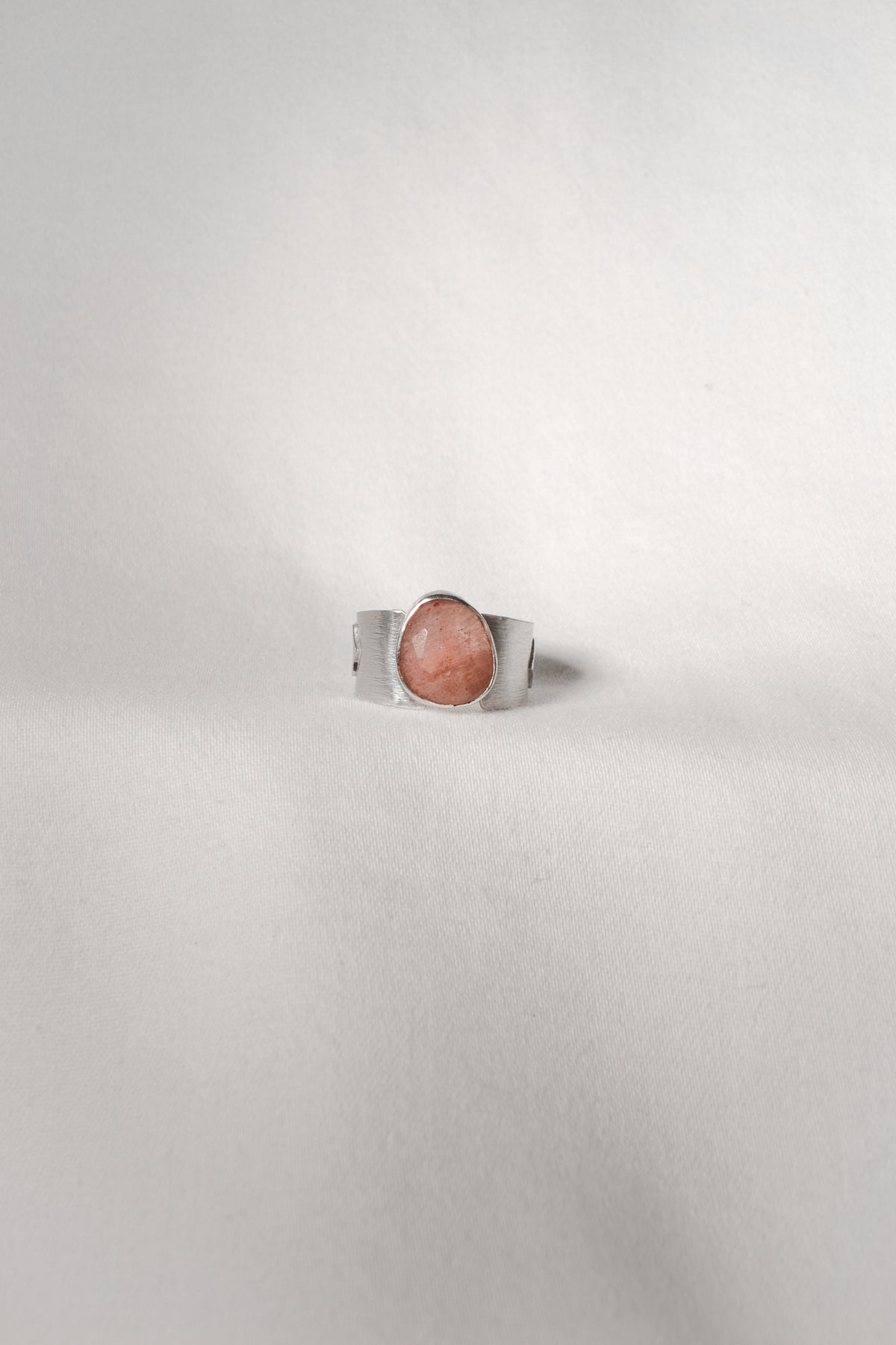 A294 Peach Moonstone