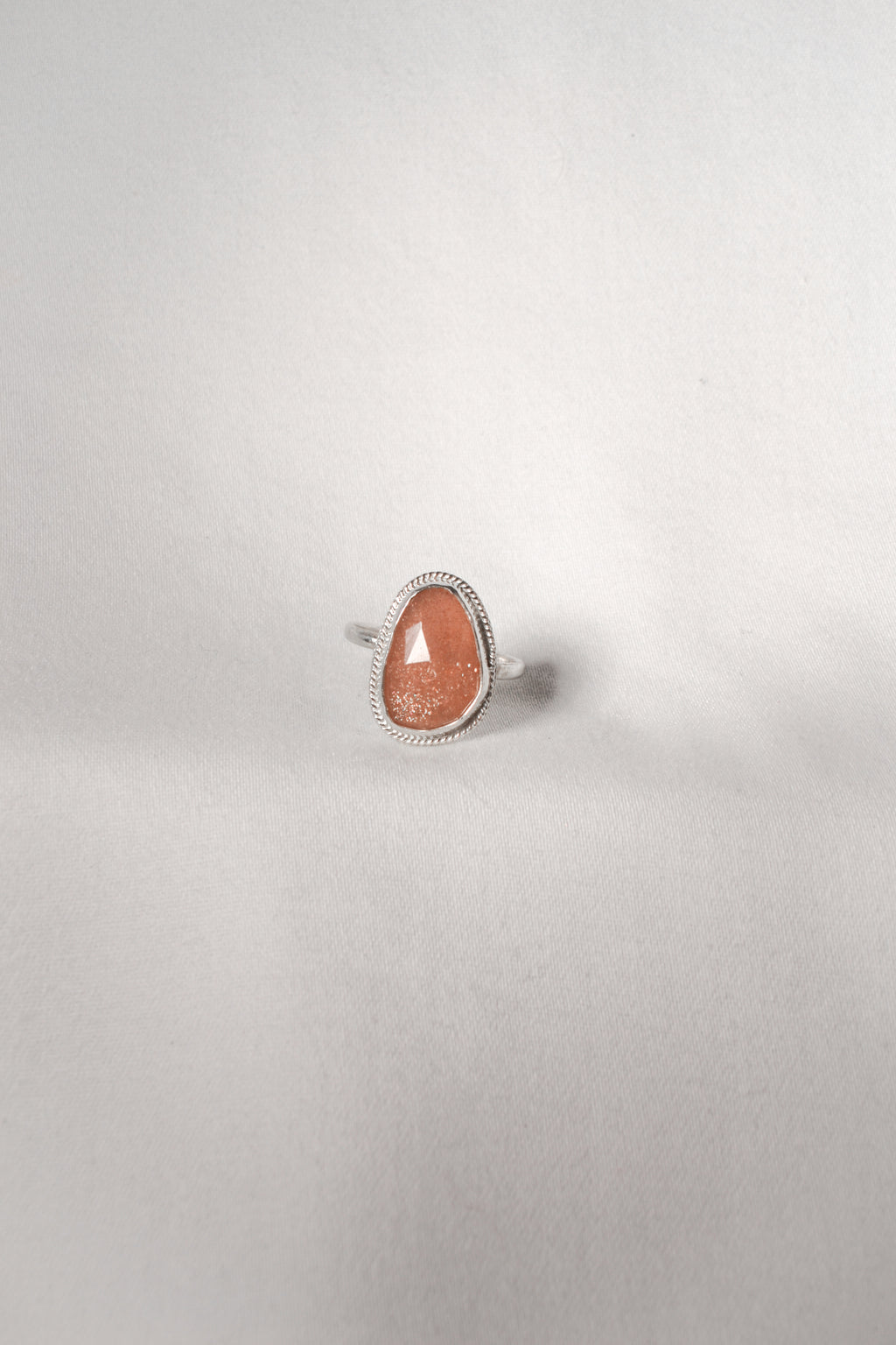 A194 Peach Moonstone