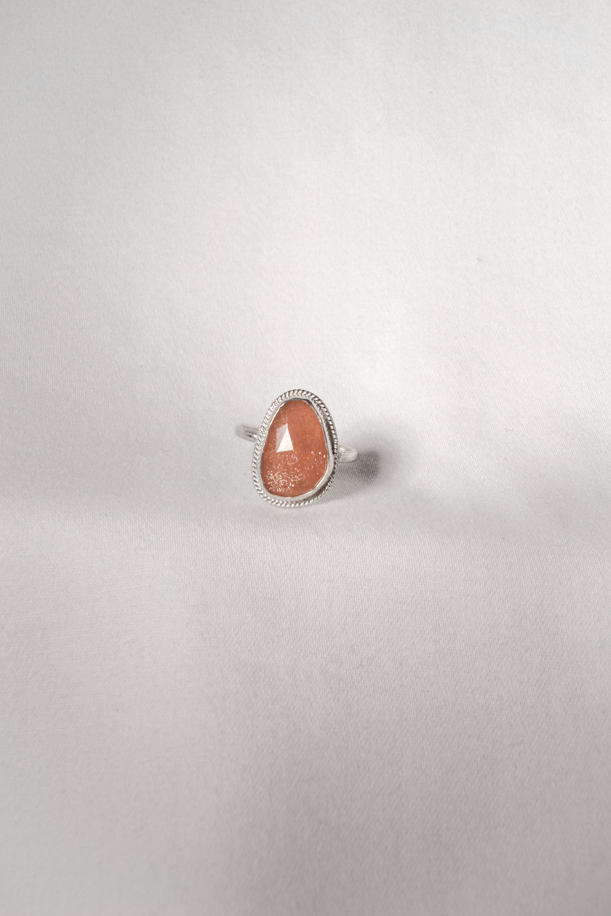 A194 Peach Moonstone