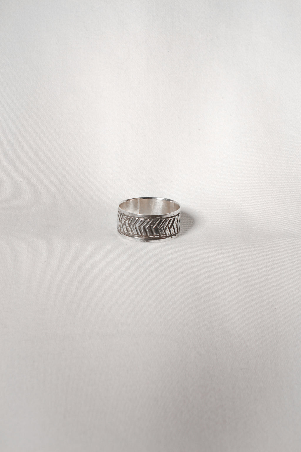 A199/221 Sterling Silver Band