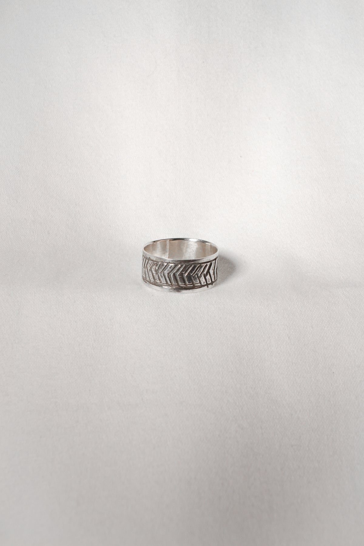 A199/221 Sterling Silver Band