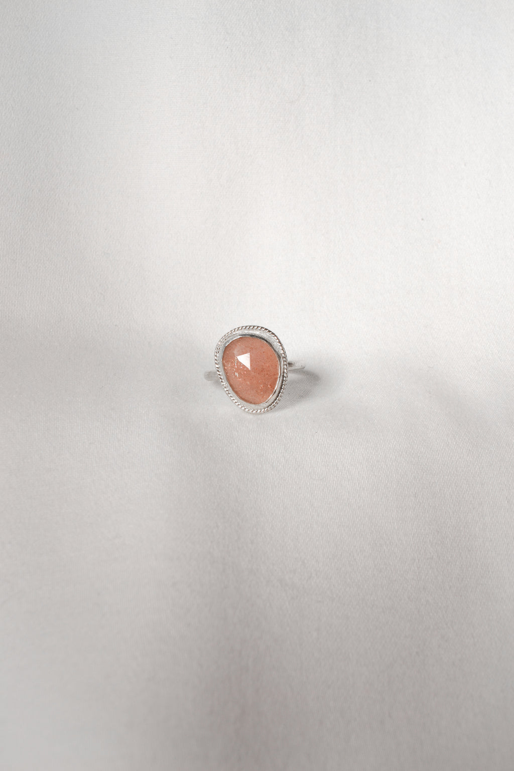 A194 Peach Moonstone