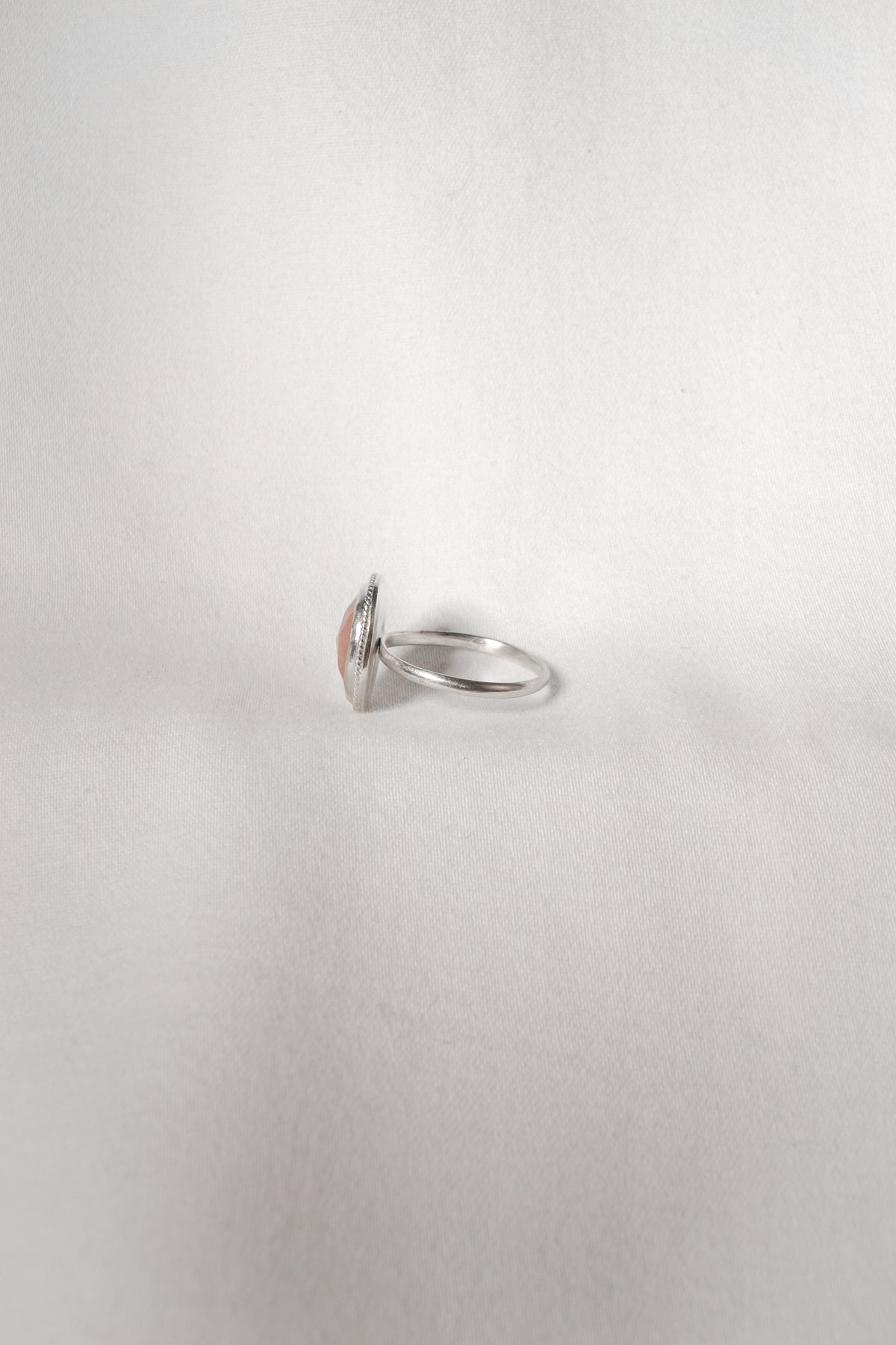 A194 Peach Moonstone
